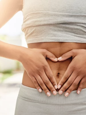gazellenschmiede-gesundheit-bauch-achtsamkeit-frau